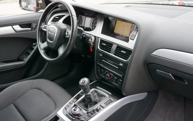 Audi A4 cena 37900 przebieg: 173000, rok produkcji 2011 z Brzozów małe 232